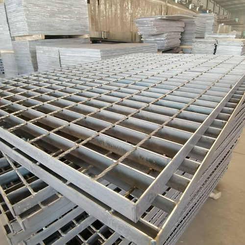 平臺(tái)鋼格柵鋼格板的優(yōu)勢(shì)為何是行業(yè)首選