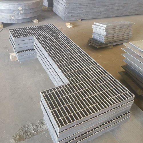 客戶案例：某工廠因貪便宜買劣質(zhì)鋼格板，損失超百萬！