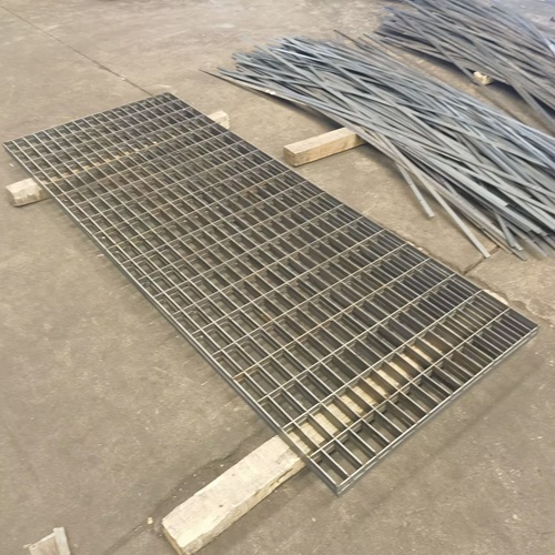 鋼格柵對(duì)比傳統(tǒng)材料，優(yōu)勢竟有這么多？