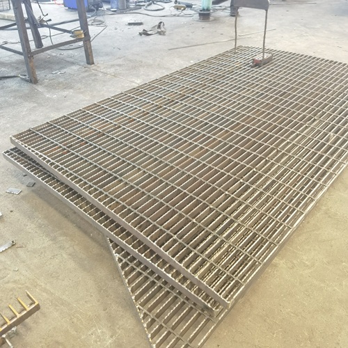 鋼格板是怎么做到防滑又安全的？