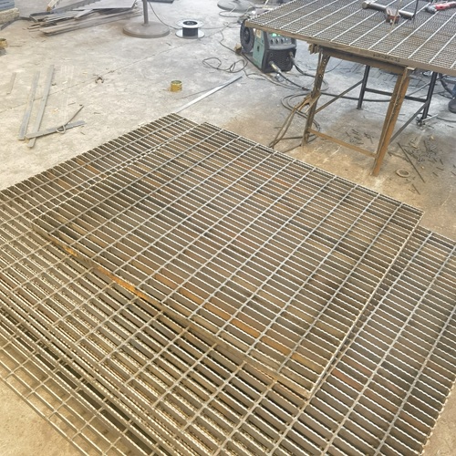 鋼格板是怎么做到防滑又安全的？